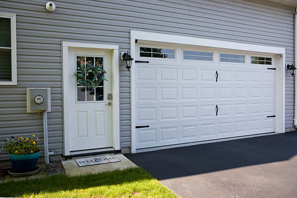 24/7 Emergency Garage Door Panel Replacement experts in Bayard, NM